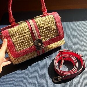 Mint Condition Woven Guess Handbag w/ Length Strap